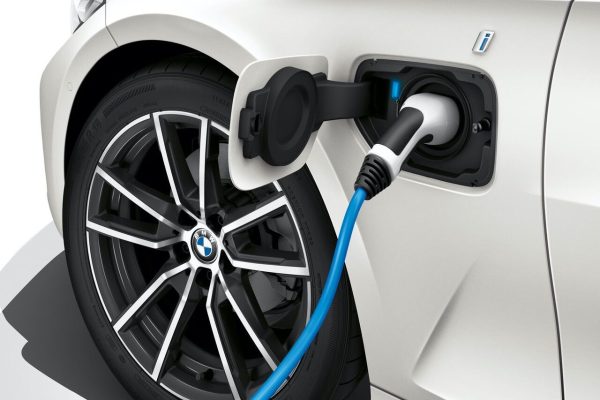 Lüks Otomobil Markaları Elektrikli Dönüşümde Vites Yükseltti: Yeni Hedef Tamamen Elektrikli Gelecek