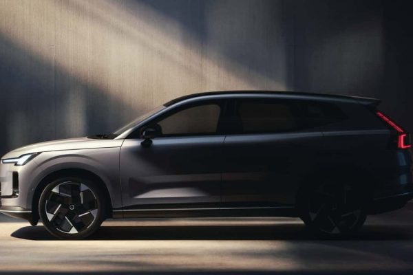 Volvo’dan Sürpriz Geri Dönüş: XC70 Yeniden Yollara Çıkıyor